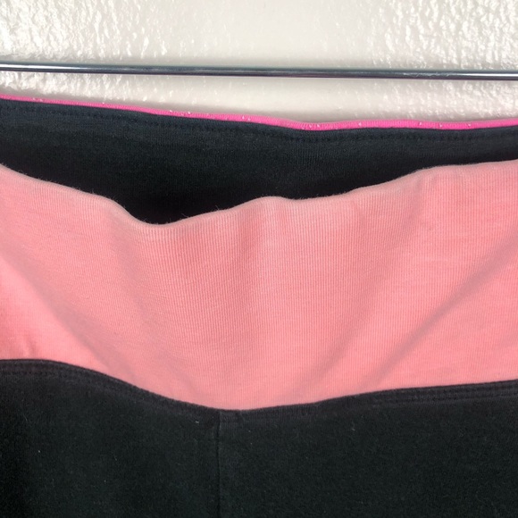 ✨SOLD✨ PINK Victoria's Secret Yoga Capris Size - Picture 3 of 4